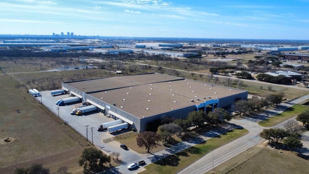 More Photos Of 2900 Meacham Blvd, Fort Worth Distribution For Lease