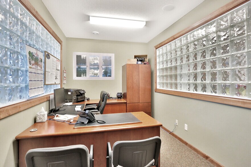 More Photos Of 2191-2195 Northdale Blvd NW, Coon Rapids Office For Sale