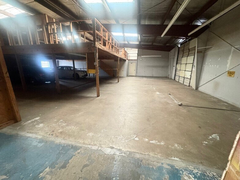 More Photos Of 6214 Beverly Hill St, Houston Office For Lease