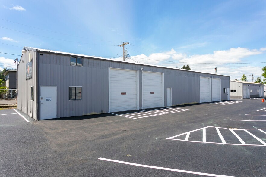 More Photos Of 1091 Chemawa, Keizer Warehouse For Lease