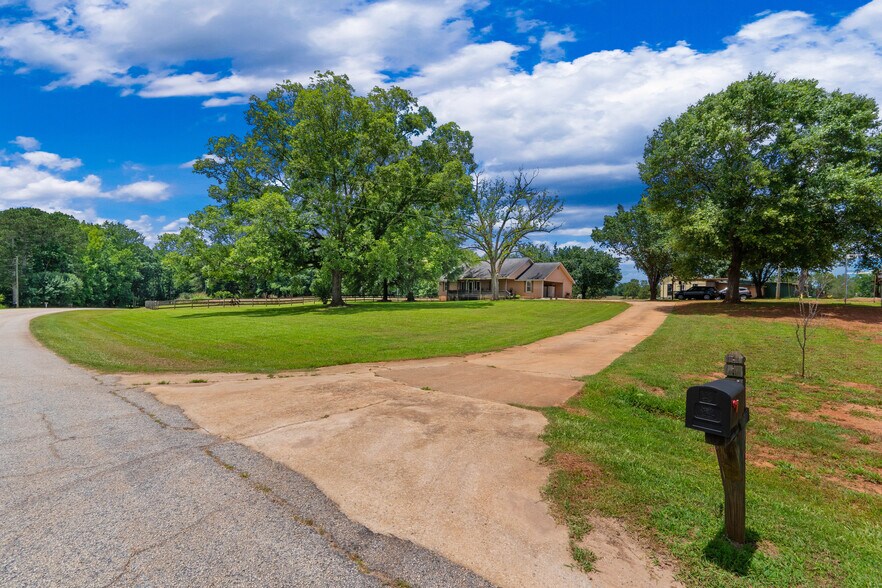 Primary Photo Of 1013 Amber Stapp Studdard Rd, Social Circle Land For Sale