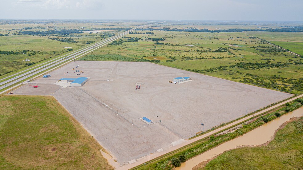 More Photos Of 7044 Interstate 10, Sealy Distribution For Sale