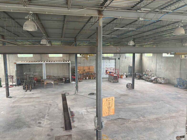 More Photos Of 3801 S 6th St, Lincoln Warehouse For Sale