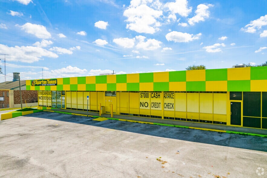 More Photos Of 515 E Memorial Blvd, Lakeland General Retail For Sale