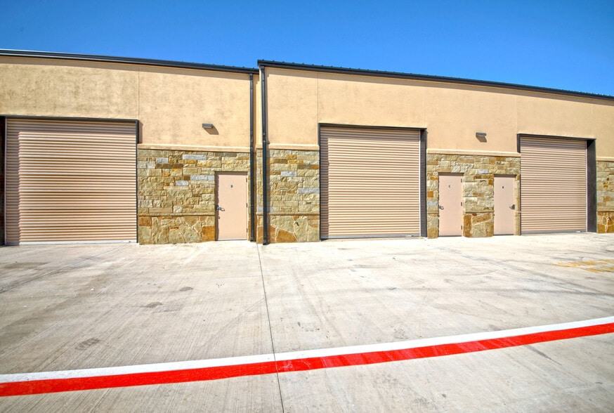 More Photos Of 720 South Bell Blvd, Cedar Park Light Distribution For Sale