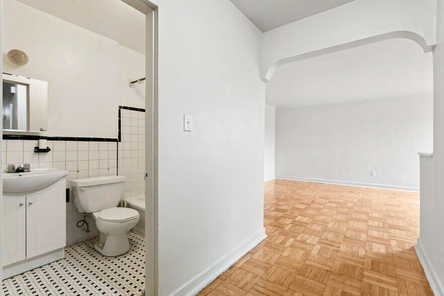 More Photos Of 1969 Eglinton Ave W, Toronto Apartments For Sale