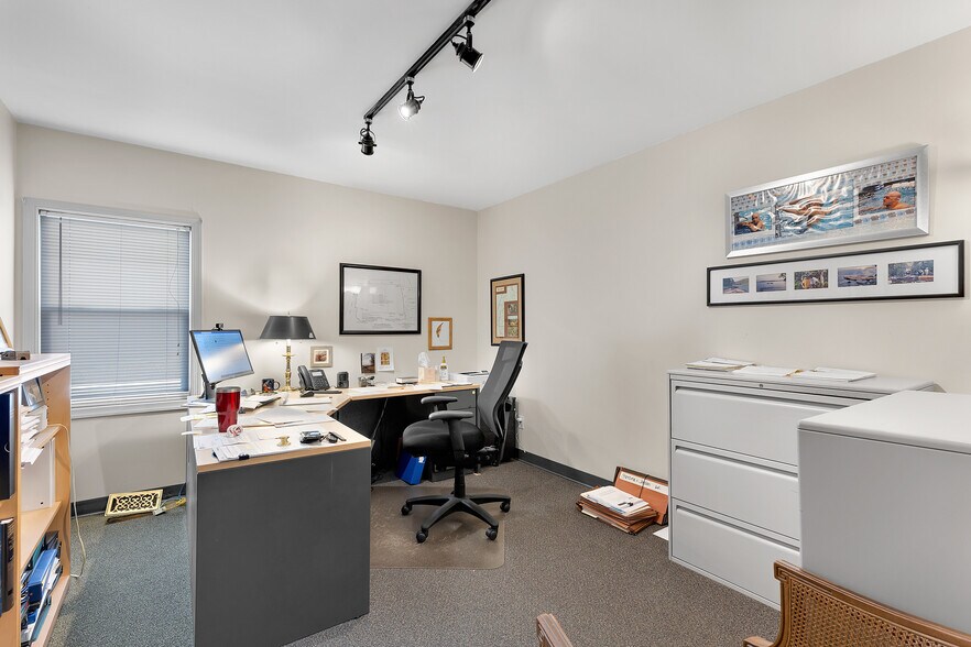 More Photos Of 300 Allegheny Ave, Towson Office For Sale