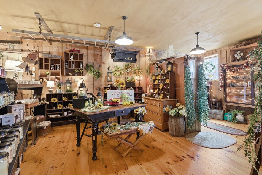 More Photos Of 953 Victory Hwy, Burrillville Bar For Sale