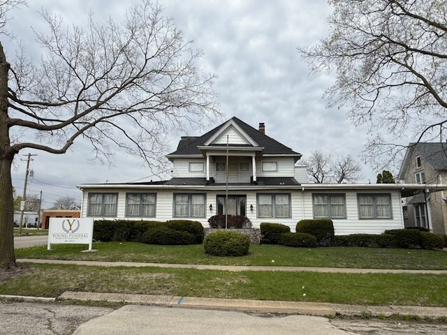 More Photos Of 304 N 5th St, Rockford Specialty For Sale