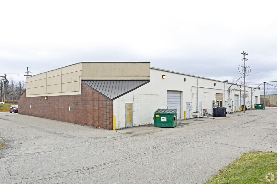 More Photos Of 1010-1050 W Hamlin Rd, Rochester Hills Research And Development For Lease