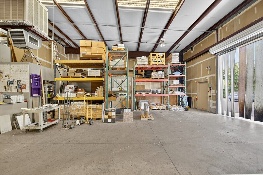 More Photos Of 655 W Alluvial Ave, Fresno Warehouse For Sale