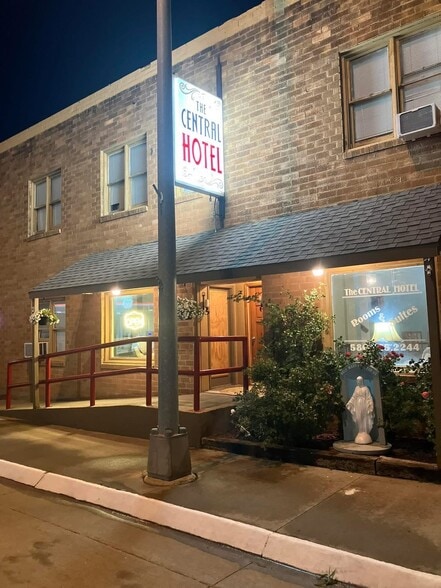 More Photos Of 202 S Hoy St, Buffalo Hotel For Sale