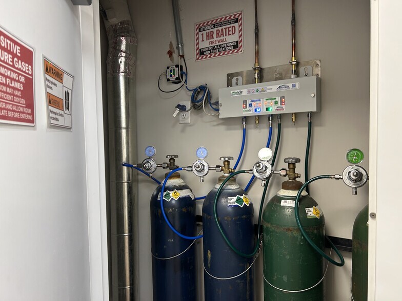 More Photos Of 20 Cypress Point Pky, Palm Coast Freestanding For Sale