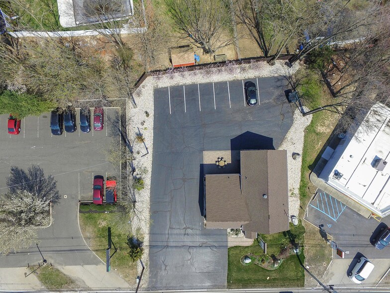 More Photos Of 937 US Highway 9, Sayreville Freestanding For Lease