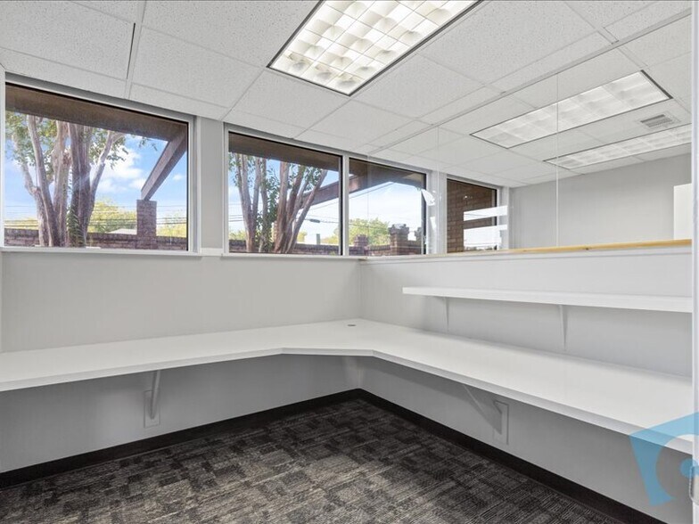 More Photos Of 7291 Glenview Dr, North Richland Hills Office For Sale