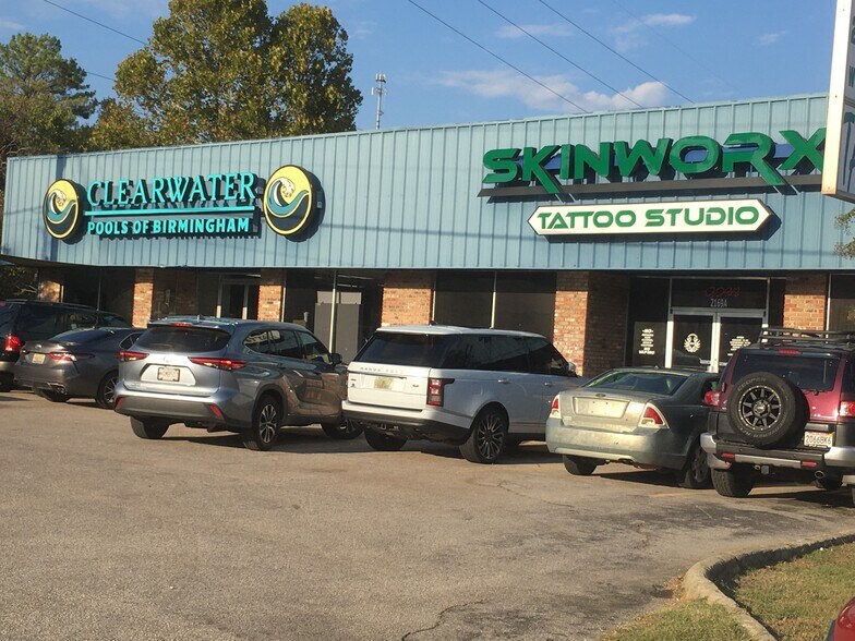 More Photos Of 2169 Pelham Pky, Pelham Service For Lease