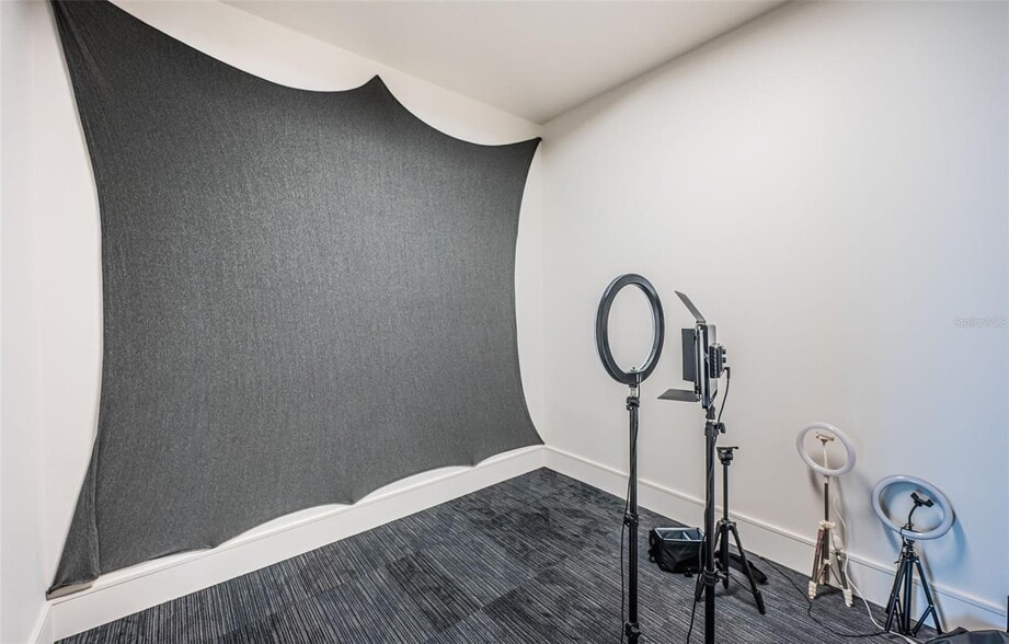 More Photos Of 18725 Jiretz Rd, Odessa Flex For Sale