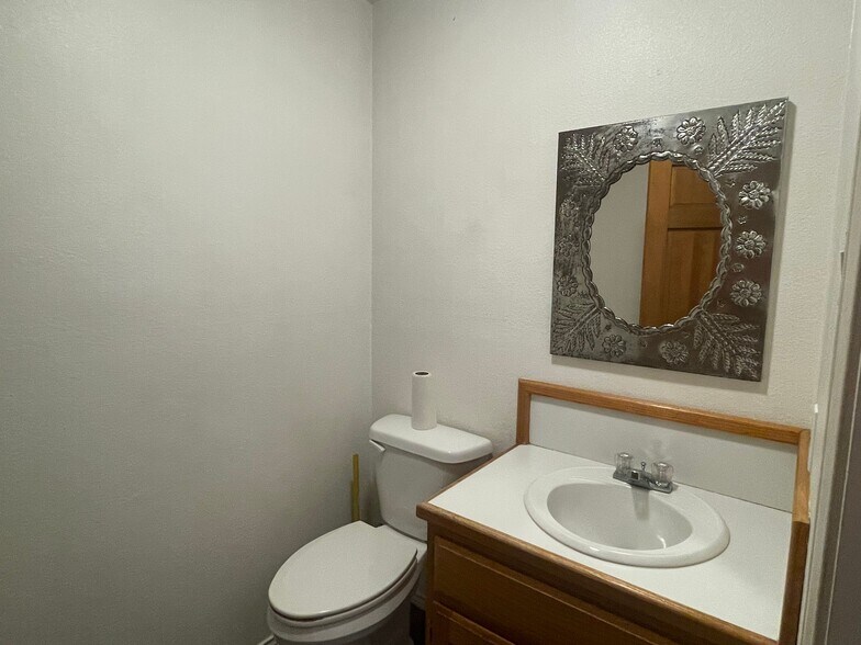 More Photos Of 1312 N US Highway 281, Lampasas Healthcare For Sale