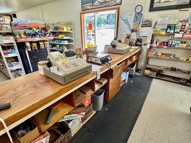 More Photos Of 40 Sherman st, Petrolia General Retail For Sale
