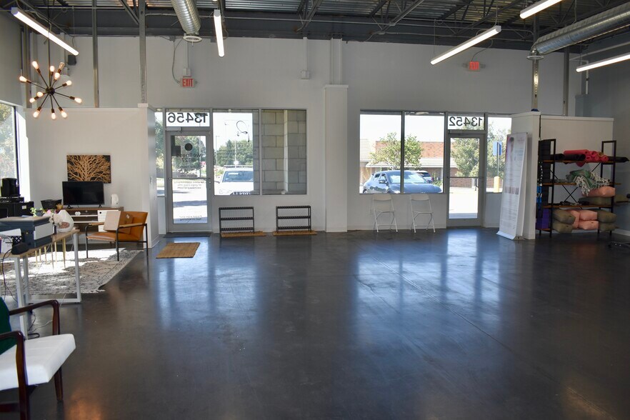 More Photos Of 13440-13456 W 127th St, Overland Park Unknown For Lease