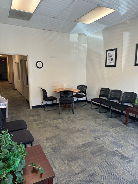 More Photos Of 14621-14629 SE McLoughlin Blvd, Portland Storefront Retail Office For Sale