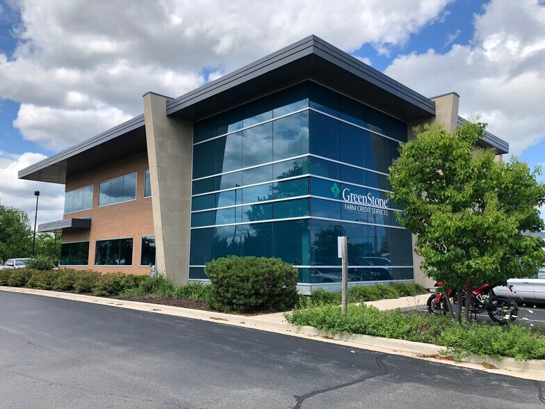 More Photos Of 4400 Calumet Ave, Manitowoc Office For Sale