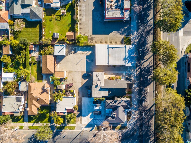 More Photos Of 1139 W 17th St, Santa Ana Freestanding For Lease