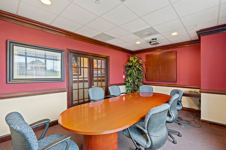 Primary Photo Of 19440 Golf Vista Plz, Lansdowne Medical For Sale