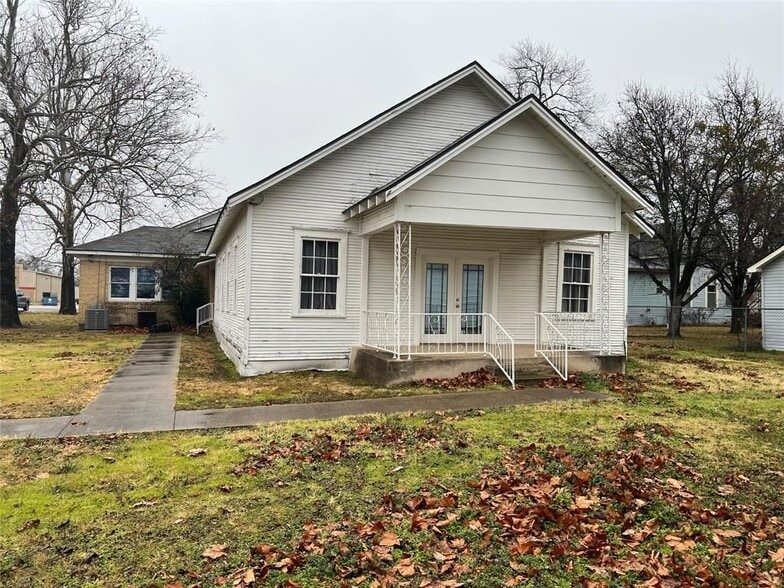 More Photos Of 102 E Main St, Cumby Religious Facility For Sale