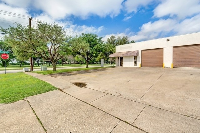 More Photos Of 801-827 Luke St, Irving Light Distribution For Lease