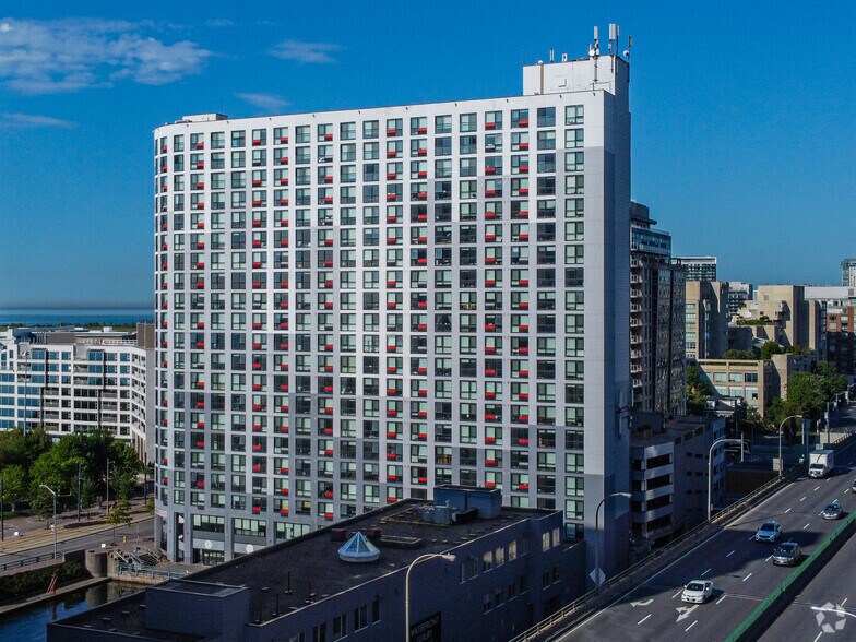 More Photos Of 350 Queens Quay W, Toronto Apartments For Lease