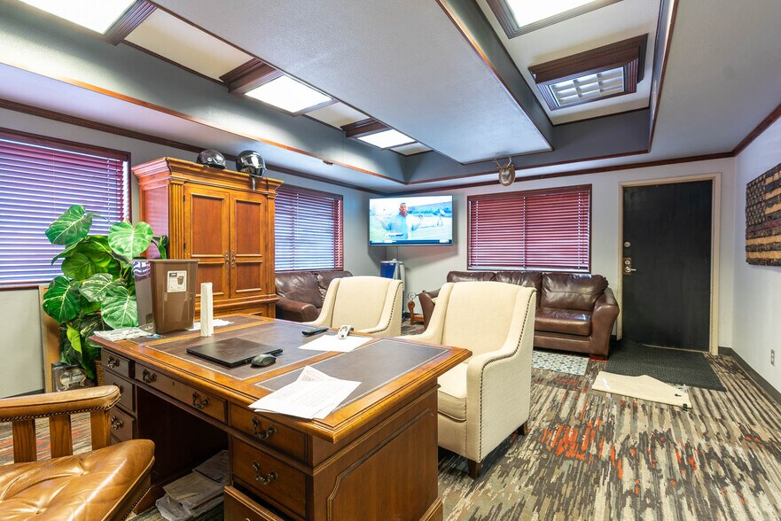 More Photos Of 45640 N 23rd St W, Lancaster Auto Dealership For Sale