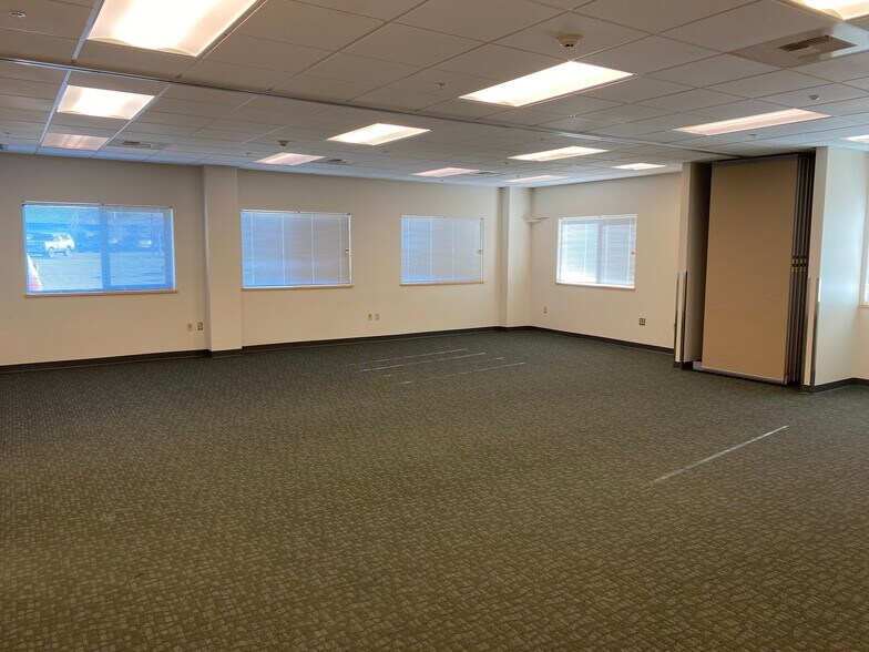 More Photos Of 2220 W 18th St, Port Angeles Light Manufacturing For Lease