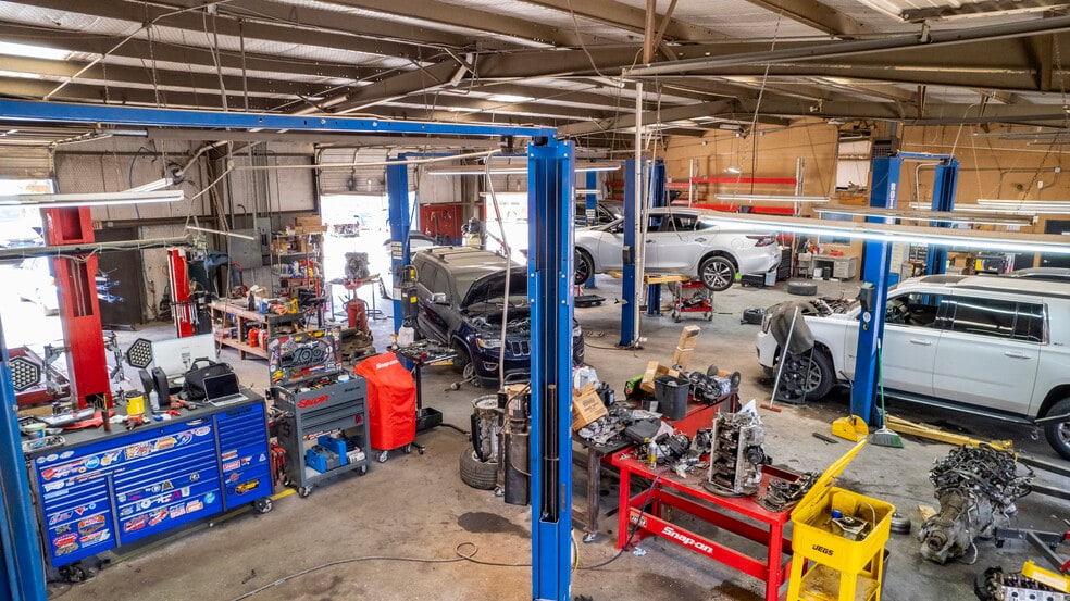 More Photos Of 308 W Avenue B, Garland Auto Repair For Sale