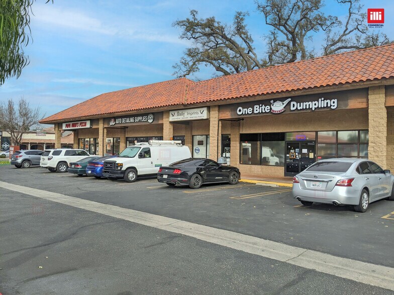 More Photos Of 23120-23130 Lyons Ave, Santa Clarita Unknown For Lease