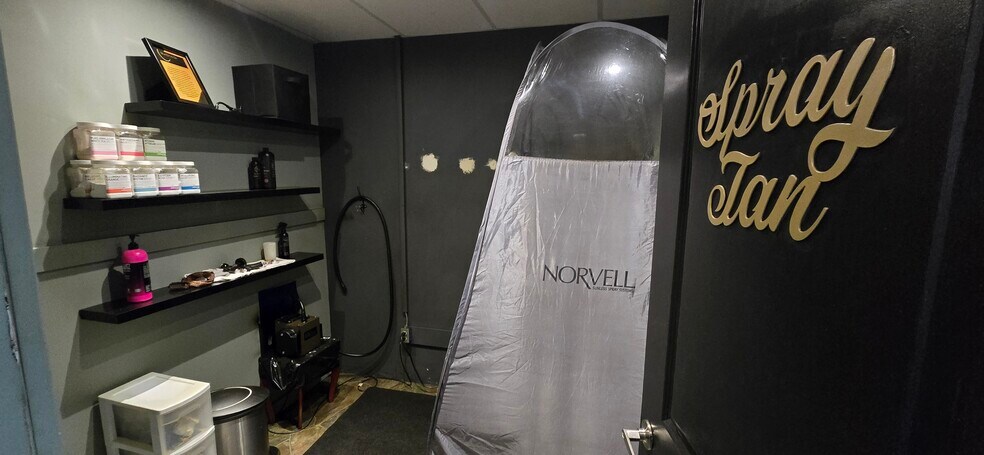 More Photos Of 10109 99 Av, Fort Saskatchewan General Retail For Lease