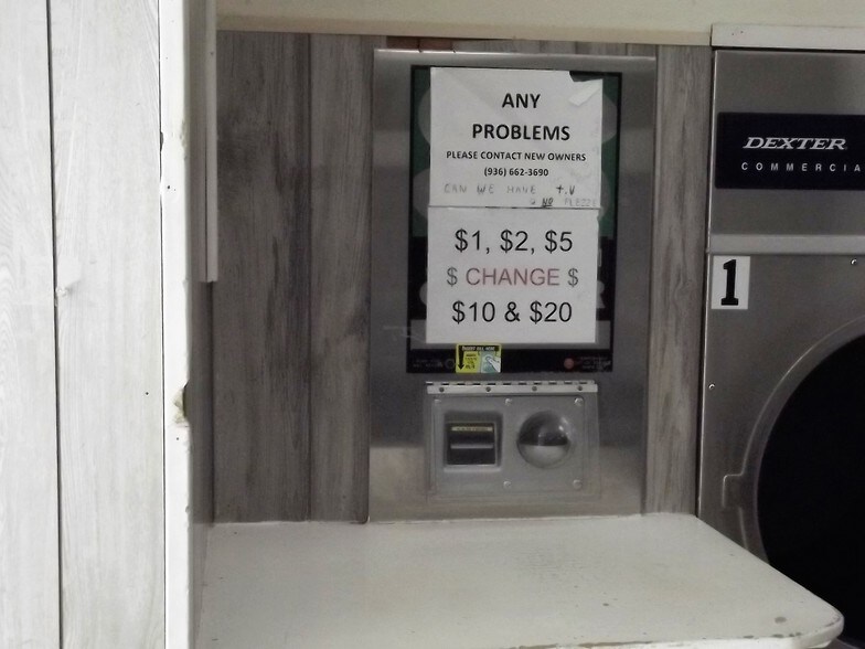 More Photos Of 3685 Highway 19, Huntsville Storefront Retail Residential For Sale