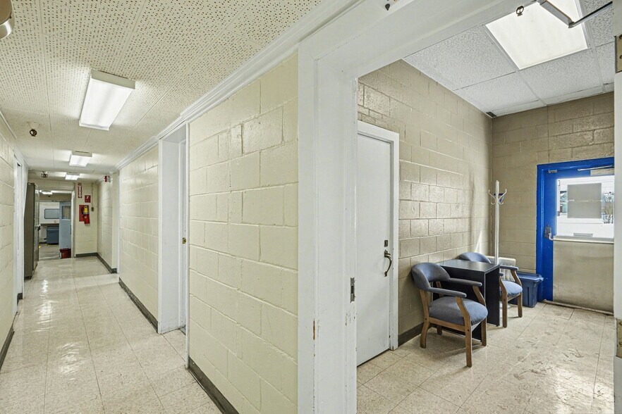 More Photos Of 49 S 2nd St, New Vienna Manufacturing For Lease