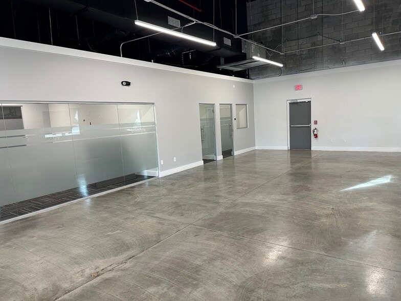 More Photos Of 161 Commerce Rd, Boynton Beach Warehouse For Sale