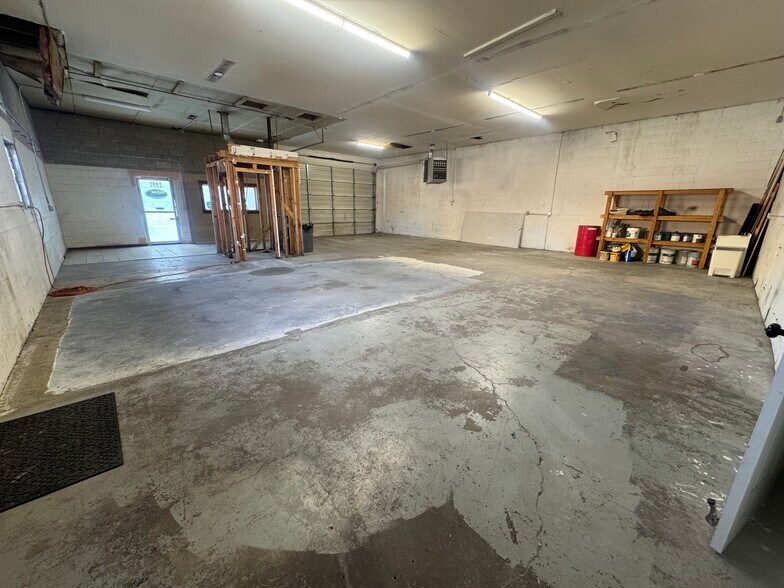 More Photos Of 1991 E William St, Carson City Warehouse For Lease