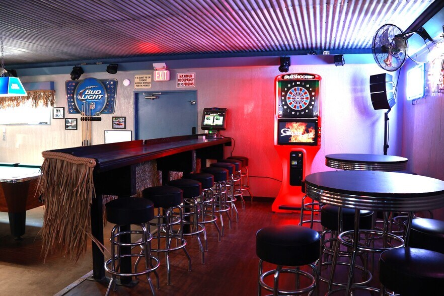 More Photos Of 6540 Wofford Blvd, Wofford Heights Bar For Sale