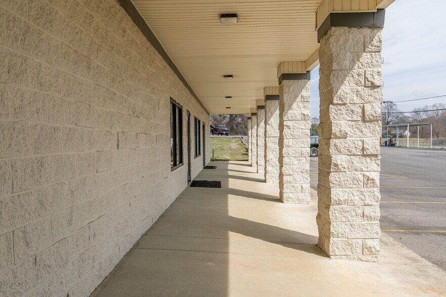 More Photos Of 2065 Cleveland Hwy, Dalton Flex For Sale
