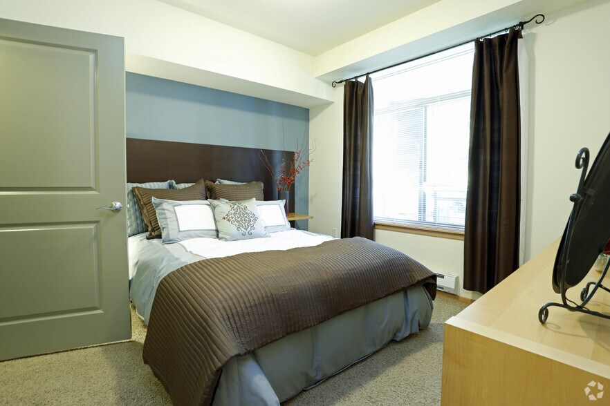 More Photos Of 1133 Lake Washington Blvd, Renton Apartments For Lease