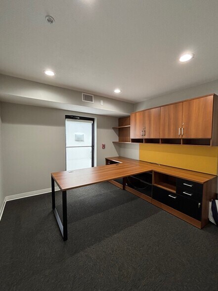 More Photos Of 701 E South St, Orlando Office For Sale