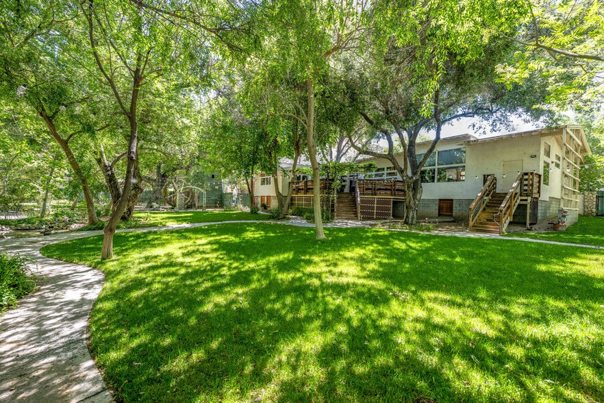 More Photos Of 12625 Sierra Hwy, Santa Clarita Restaurant For Sale
