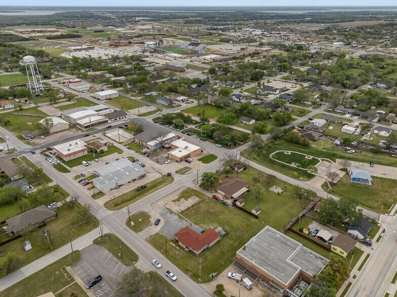 More Photos Of 612 N Third Street, Princeton Office For Sale