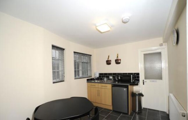 More Photos Of 14 Waterloo Rd, Wolverhampton Office For Lease