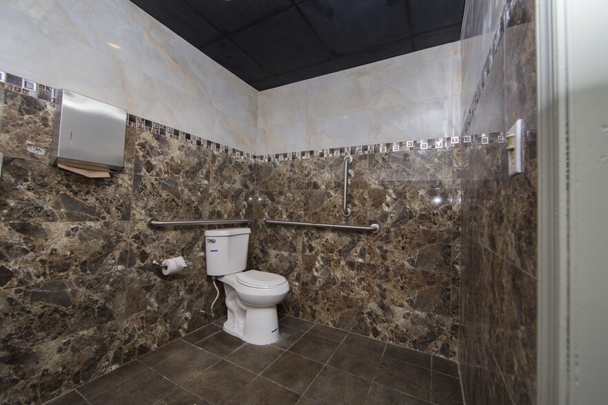 More Photos Of 1145 Easton Rd, Abington Bar For Sale