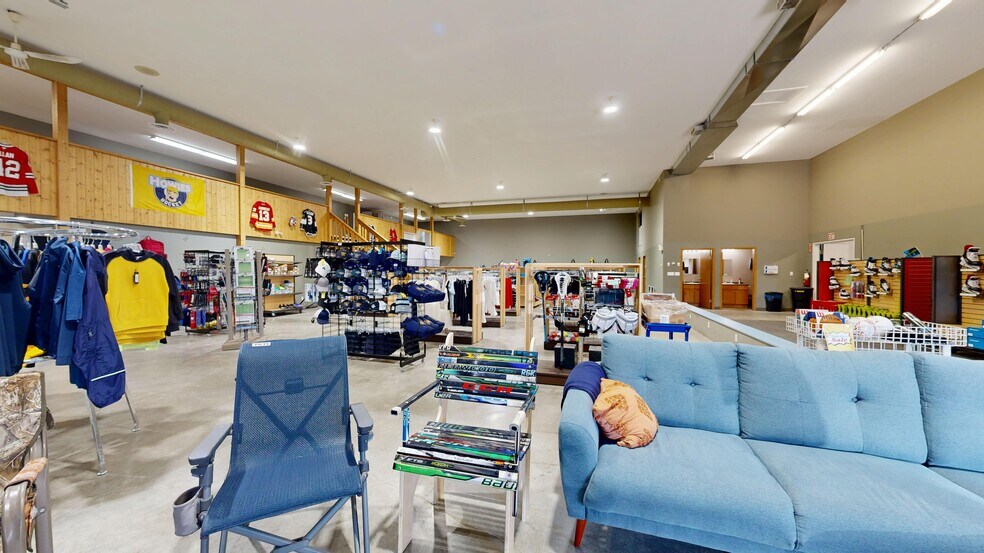 More Photos Of 4902 51 Av, Stettler Freestanding For Lease
