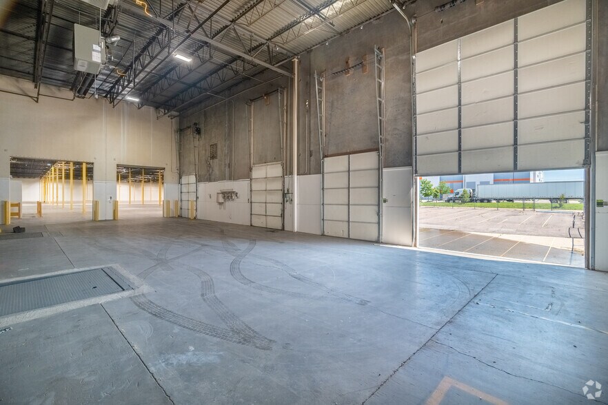 More Photos Of 3550 Odessa Way, Aurora Manufacturing For Lease